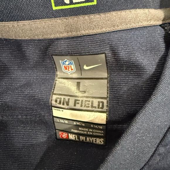 Seahawks jersey - Picture 2 of 4